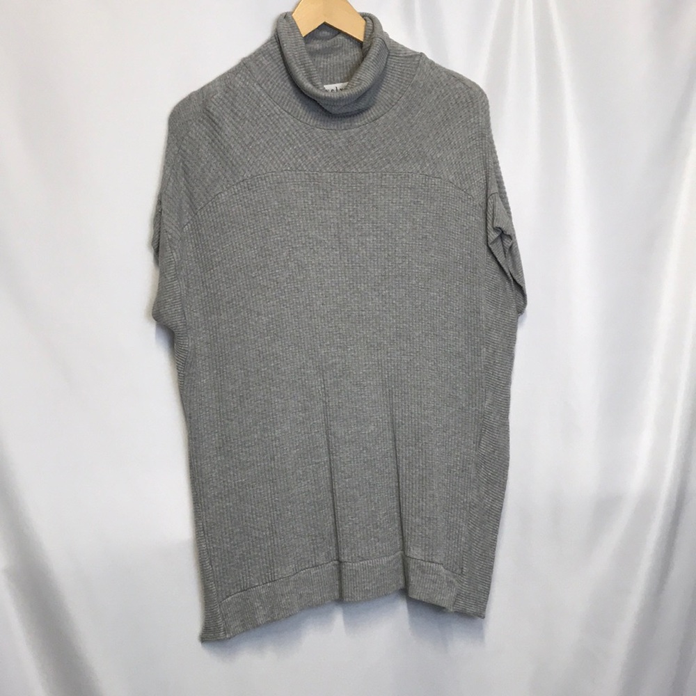 Shirt sleeve sweater